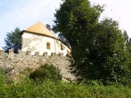 Schloss Reichenberg Krummer Bau mit Mauer